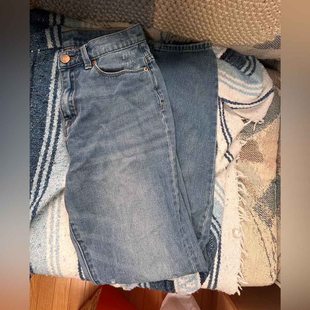 Classic High-Rise Light Wash Women’s Jeans